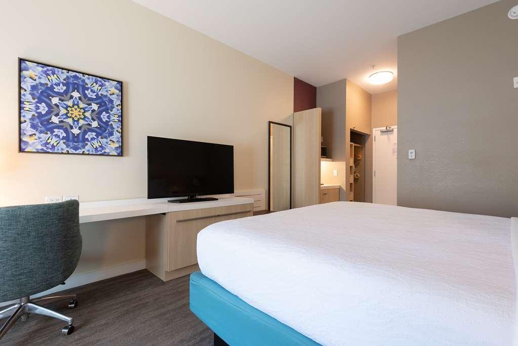 Hilton Garden Inn קלאבאסאס חדר תמונה