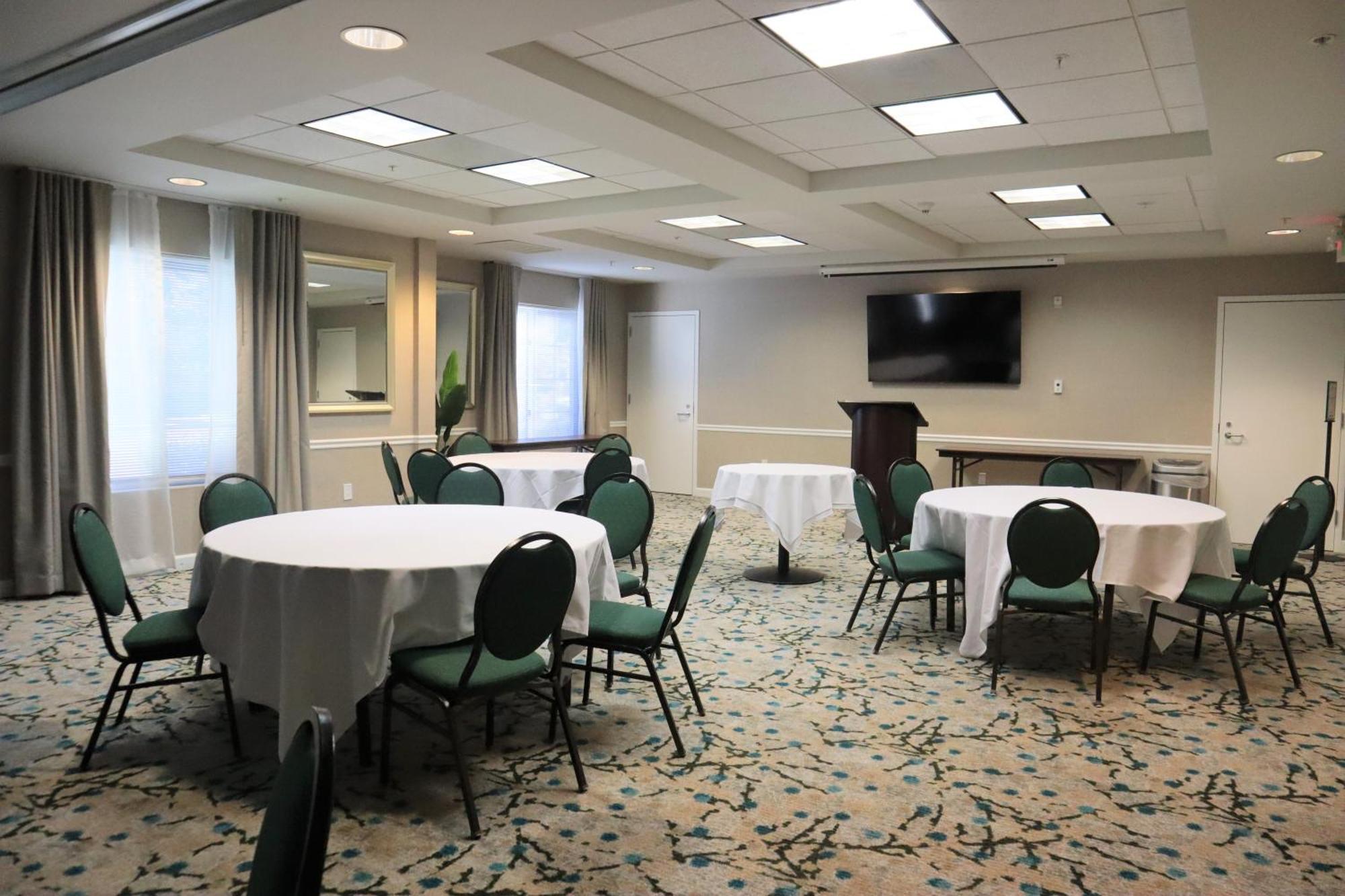 Hilton Garden Inn קלאבאסאס מראה חיצוני תמונה