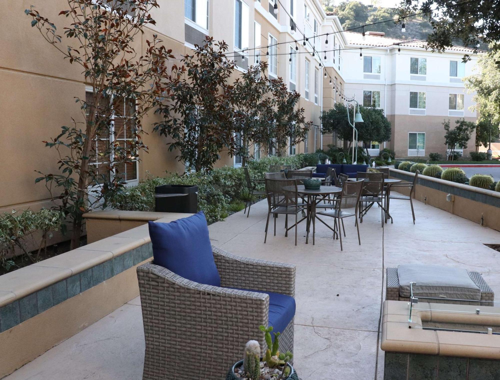 Hilton Garden Inn קלאבאסאס מראה חיצוני תמונה