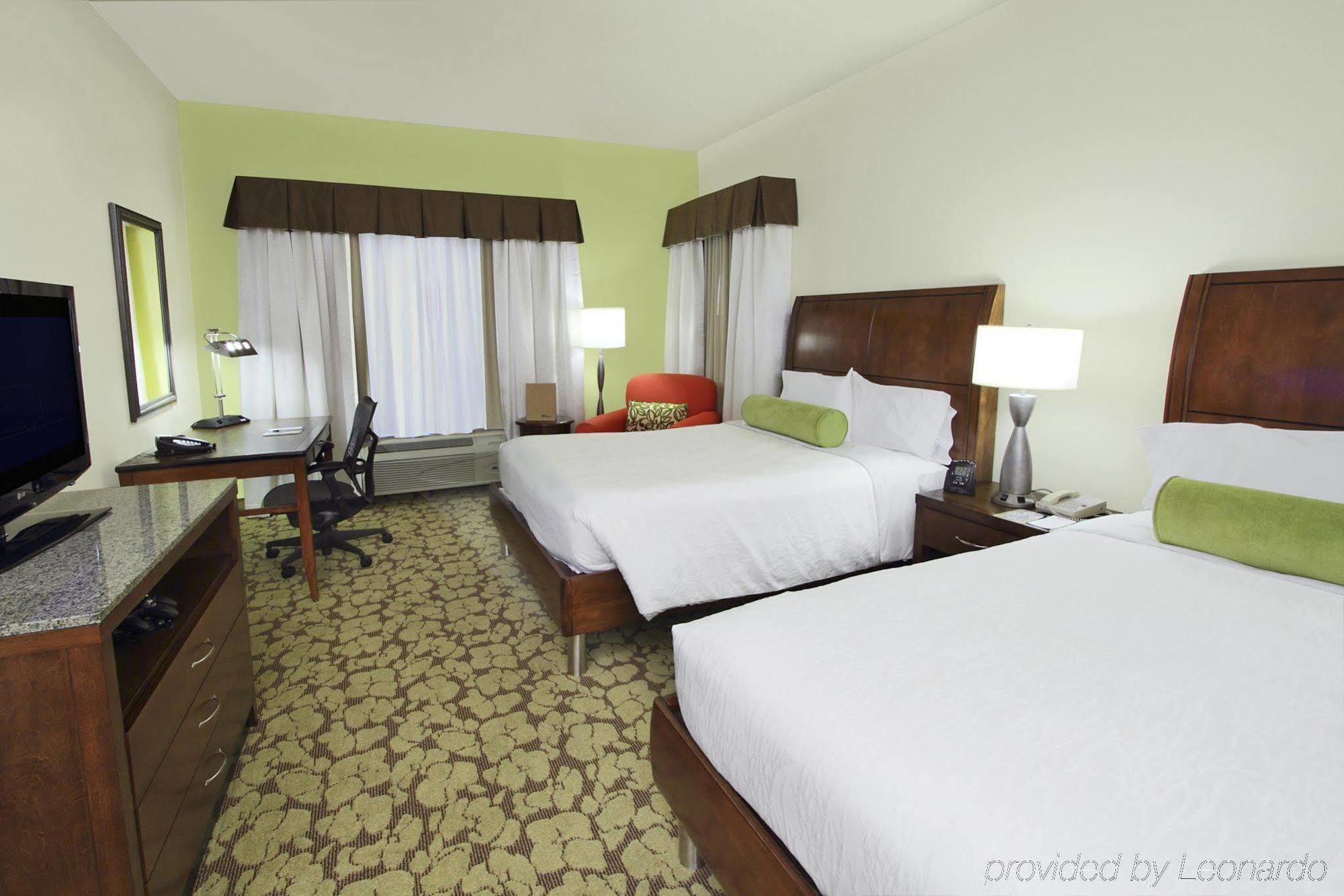 Hilton Garden Inn קלאבאסאס מראה חיצוני תמונה